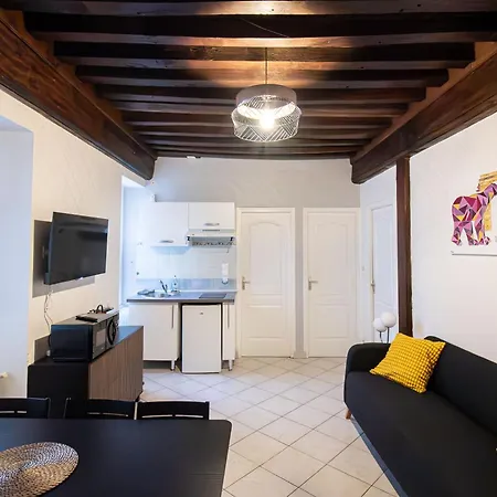 Residence Le Zola Compose De 3 Appartements Distincts En Hyper Centre De Dijon Avec Wifi Exterior foto