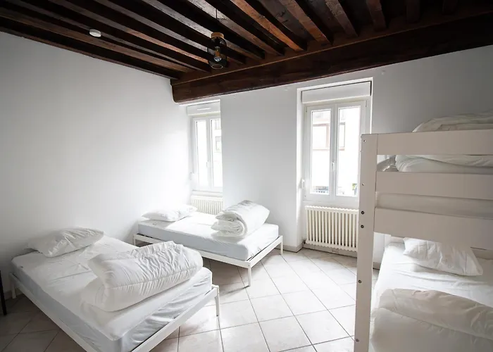 Residence Le Zola Compose De 3 Appartements Distincts En Hyper Centre De Dijon Avec Wifi