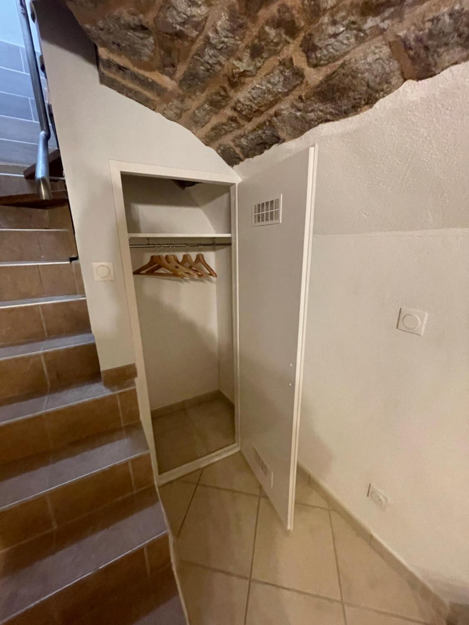 Le Zola Compose De 3 Distincts En Hyper Centre De Avec Wifi Apartment