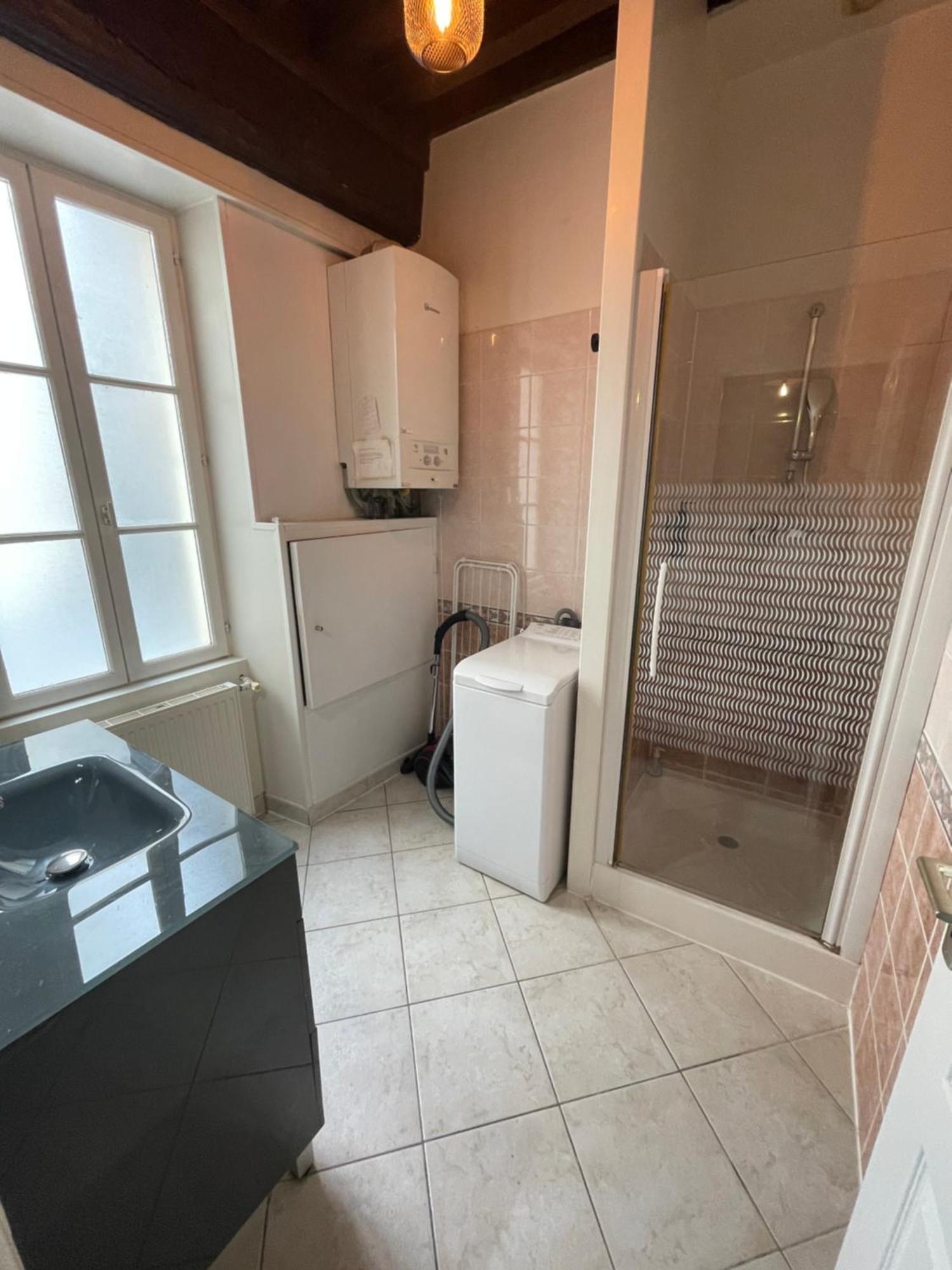 Le Zola Compose De 3 Distincts En Hyper Centre De Avec Wifi Apartment